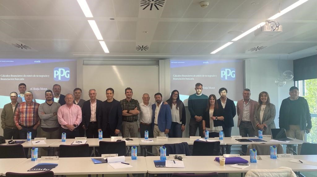 Foto con todos los participantes en el Curso de ESADE (Barcelona)